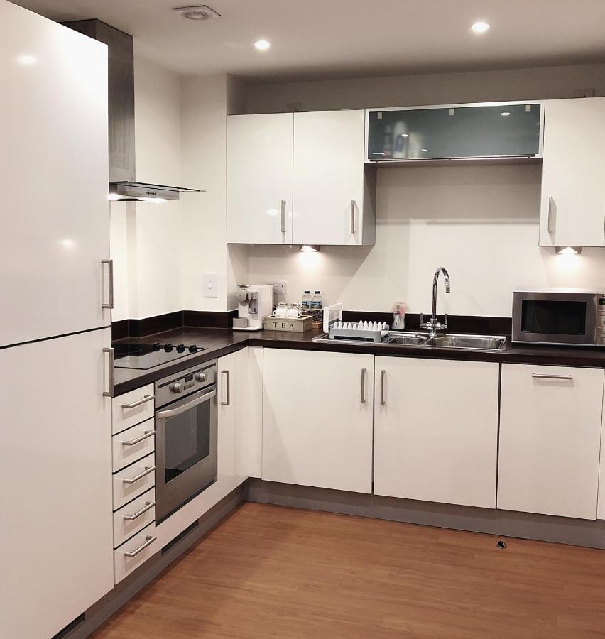Soak Up The Light At A Soothing, Stylish Apartment In Swansea Marina Exteriör bild