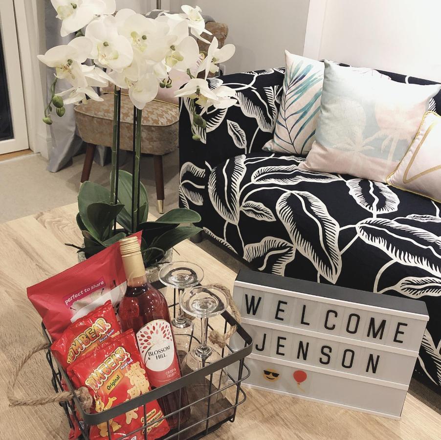 Soak Up The Light At A Soothing, Stylish Apartment In Swansea Marina Exteriör bild
