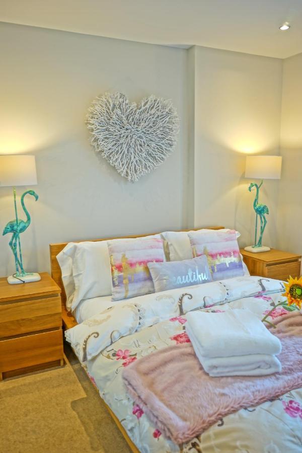 Soak Up The Light At A Soothing, Stylish Apartment In Swansea Marina Exteriör bild