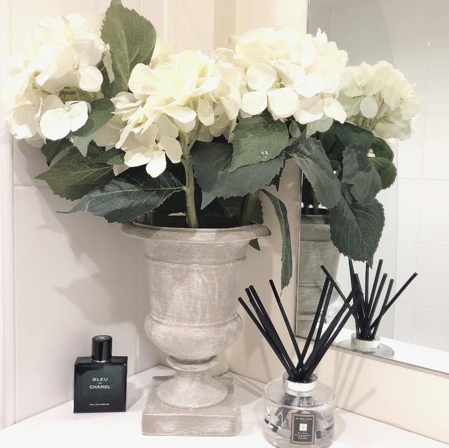 Soak Up The Light At A Soothing, Stylish Apartment In Swansea Marina Exteriör bild