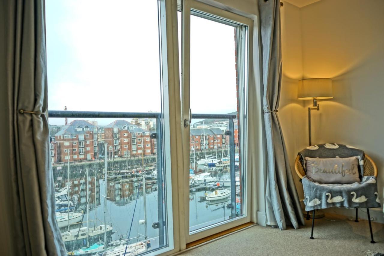 Soak Up The Light At A Soothing, Stylish Apartment In Swansea Marina Exteriör bild